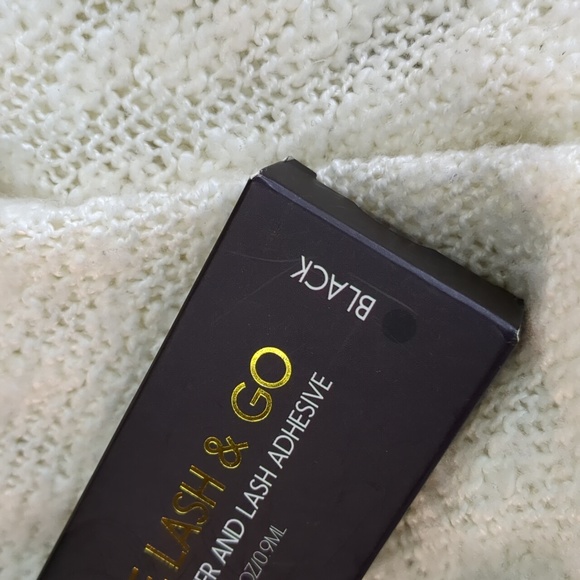 Shimmer Me Gorgeous LINE, LASH & GO in Black, 0.9ml/0.03fl oz - Picture 6 of 14